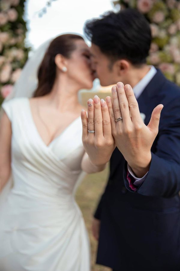 Hoa hậu Thu Hoài - bạn thân Trấn Thành chính thức kết hôn với chồng kém 10 tuổi - Ảnh 2.