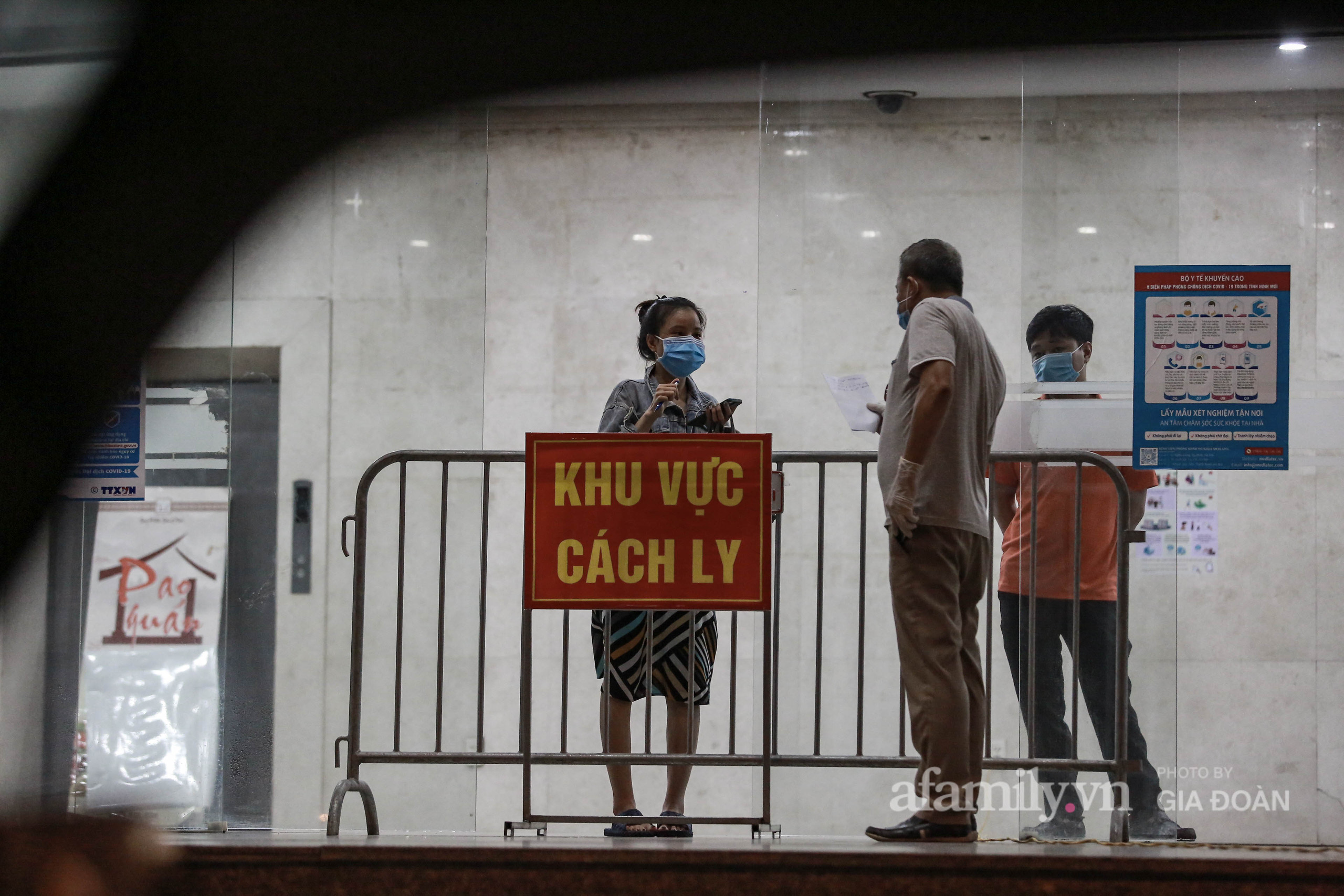 Hà Nội phong tỏa chung cư Hemisco Xa La nơi có ca dương tính với SARS-CoV-2 là người về từ thành phố Hồ Chí Minh - Ảnh 10.