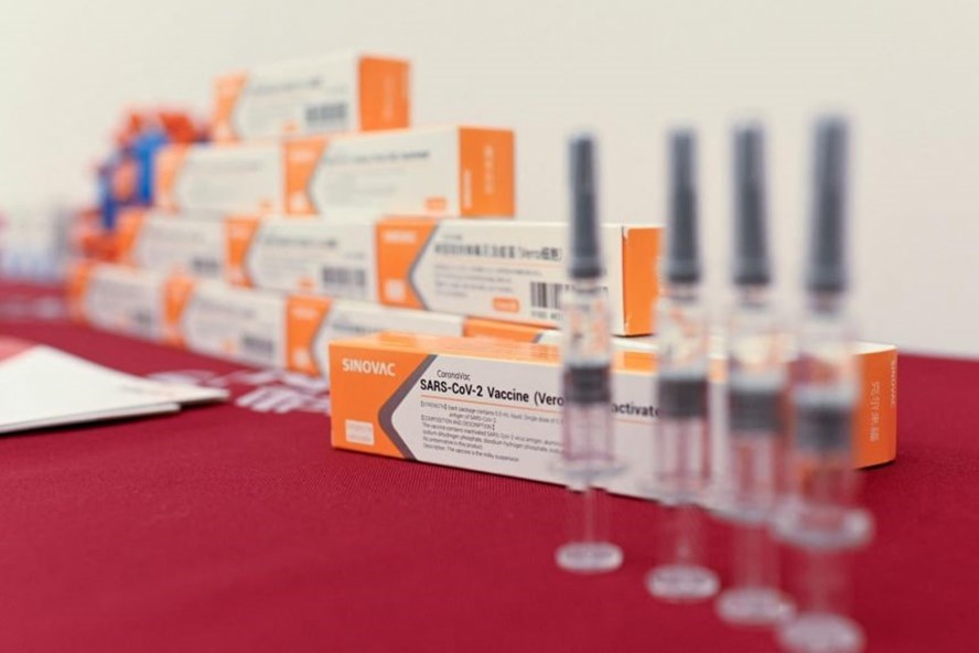 Trung Quốc là nước đầu tiên phê duyệt tiêm vaccine COVID-19 cho trẻ từ 3 tuổi - Ảnh 1. Trung Quốc là nước đầu tiên phê duyệt tiêm vaccine COVID-19 cho trẻ từ 3 tuổi - Ảnh 1.