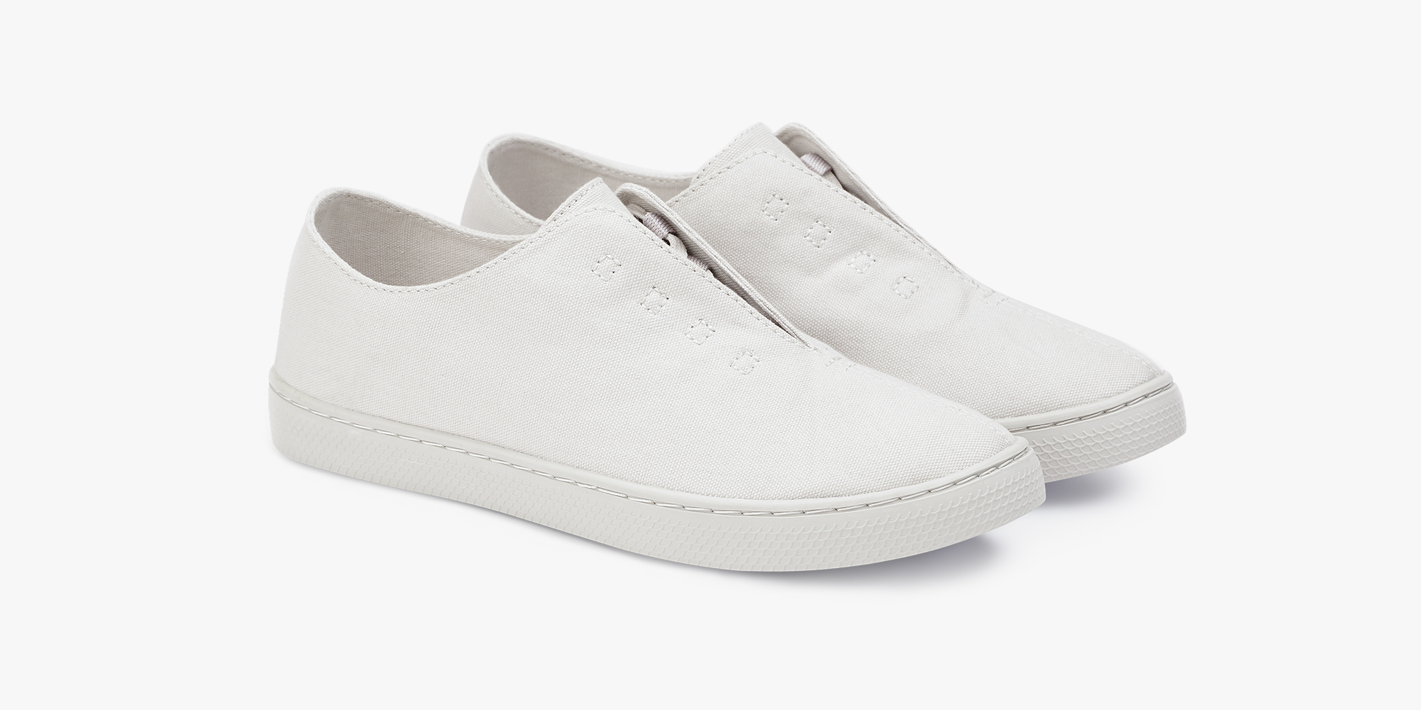 8 đôi sneakers trắng "made in Vietnam" chuẩn thời thượng, kết hợp được với mọi kiểu đồ và giá chỉ từ 350k - Ảnh 3.