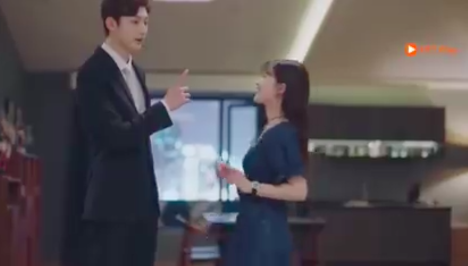 Triệu Lộ Tư bị bóc mẽ khai gian cao 1m63, thấp b&eacute; thế này thì mặt đẹp chuẩn visual có cứu được?  - Ảnh 5.