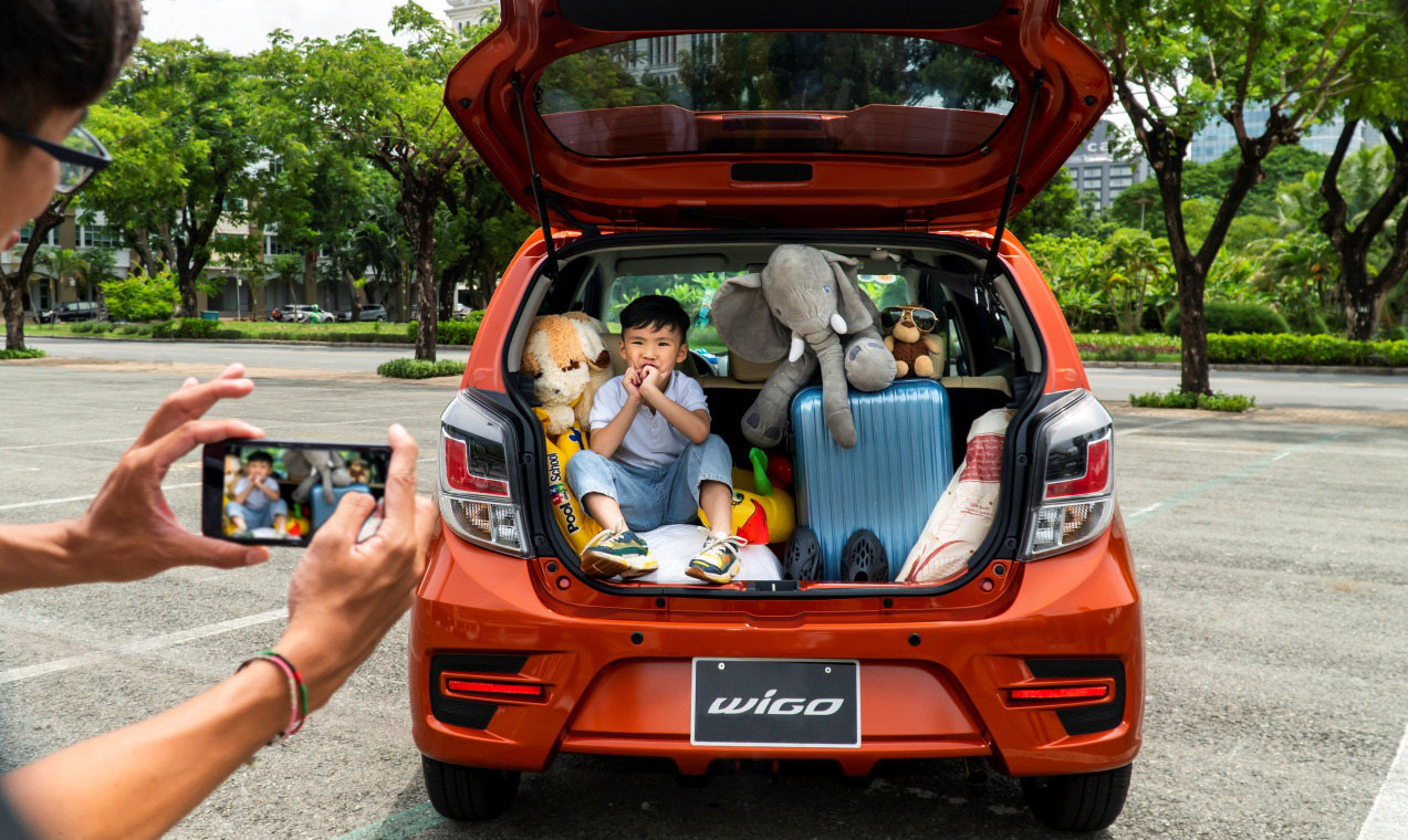 Sắm chiếc xe đầu đời là Toyota Wigo: Vợ ưng, chồng thuận, cả nhà đều vui - Ảnh 3. Sắm chiếc xe đầu đời là Toyota Wigo: Vợ ưng, chồng thuận, cả nhà đều vui - Ảnh 3.