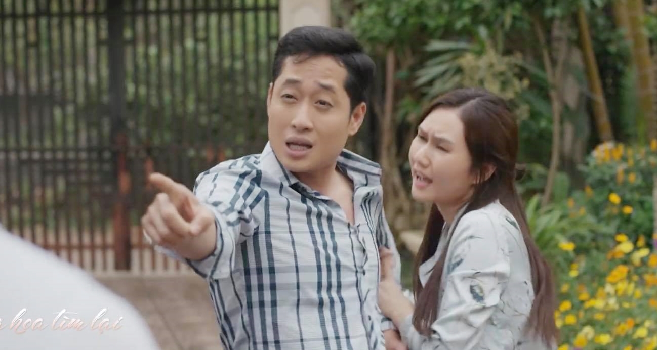Mùa hoa tìm lại tập 7: Đồng nhìn trộm Lệ, Lệ phát hiện chồng Tuyết ngoại tình nhưng lại bị bạn nói như tát vào mặt - Ảnh 4. mùa hoa tìm lại tập 7