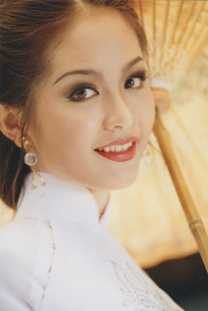 Việt Nam có một hoa hậu hai lần đăng quang, không chỉ xinh đẹp mà còn vô cùng thông minh, học vấn siêu đỉnh, nhan sắc sau 25 năm vẫn gây thương nhớ - Ảnh 2.