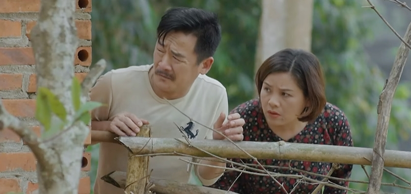 Mùa hoa tìm lại: Hóa ra chú thím Lệ dùng con trai làm khổ nhục kế, khiến bà xót cháu, bắt Lệ "nôn" tiền? - Ảnh 2. mùa hoa tìm lại tập 8