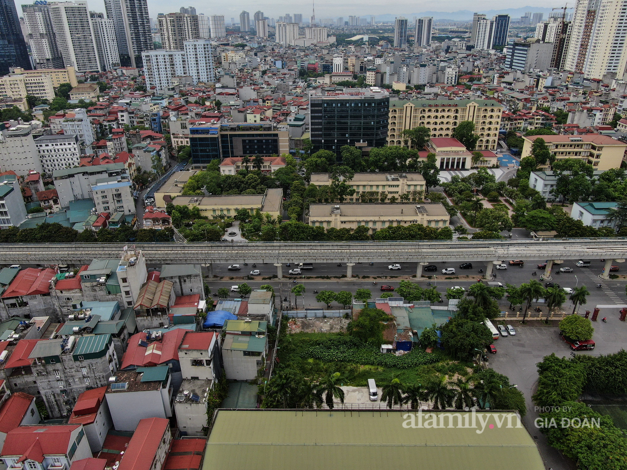 Flycam: Toàn cảnh tàu Nhổn - ga Hà Nội chạy thử toàn tuyến trên cao đoạn Nhổn – Cầu Giấy - Ảnh 4.