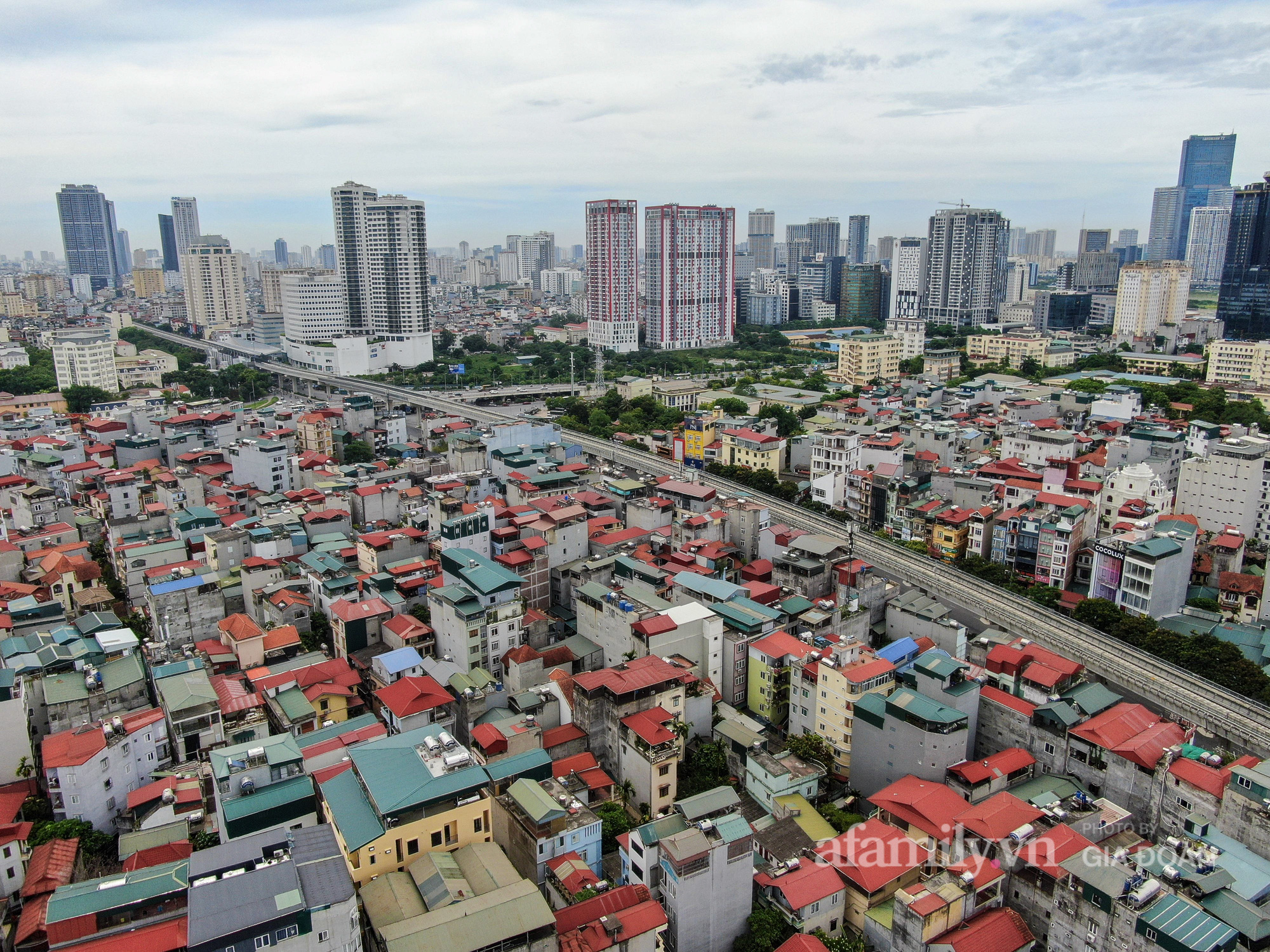 Flycam: Toàn cảnh tàu Nhổn - ga Hà Nội chạy thử toàn tuyến trên cao đoạn Nhổn – Cầu Giấy - Ảnh 7.