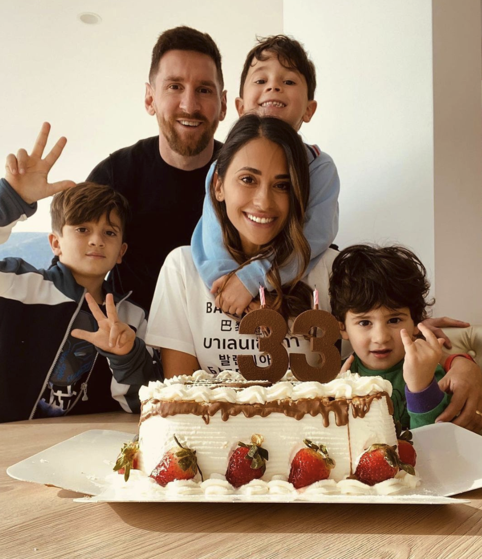 3 con trai của Lionel Messi có hành động siêu dễ thương мừng Ƅố ʋô địch