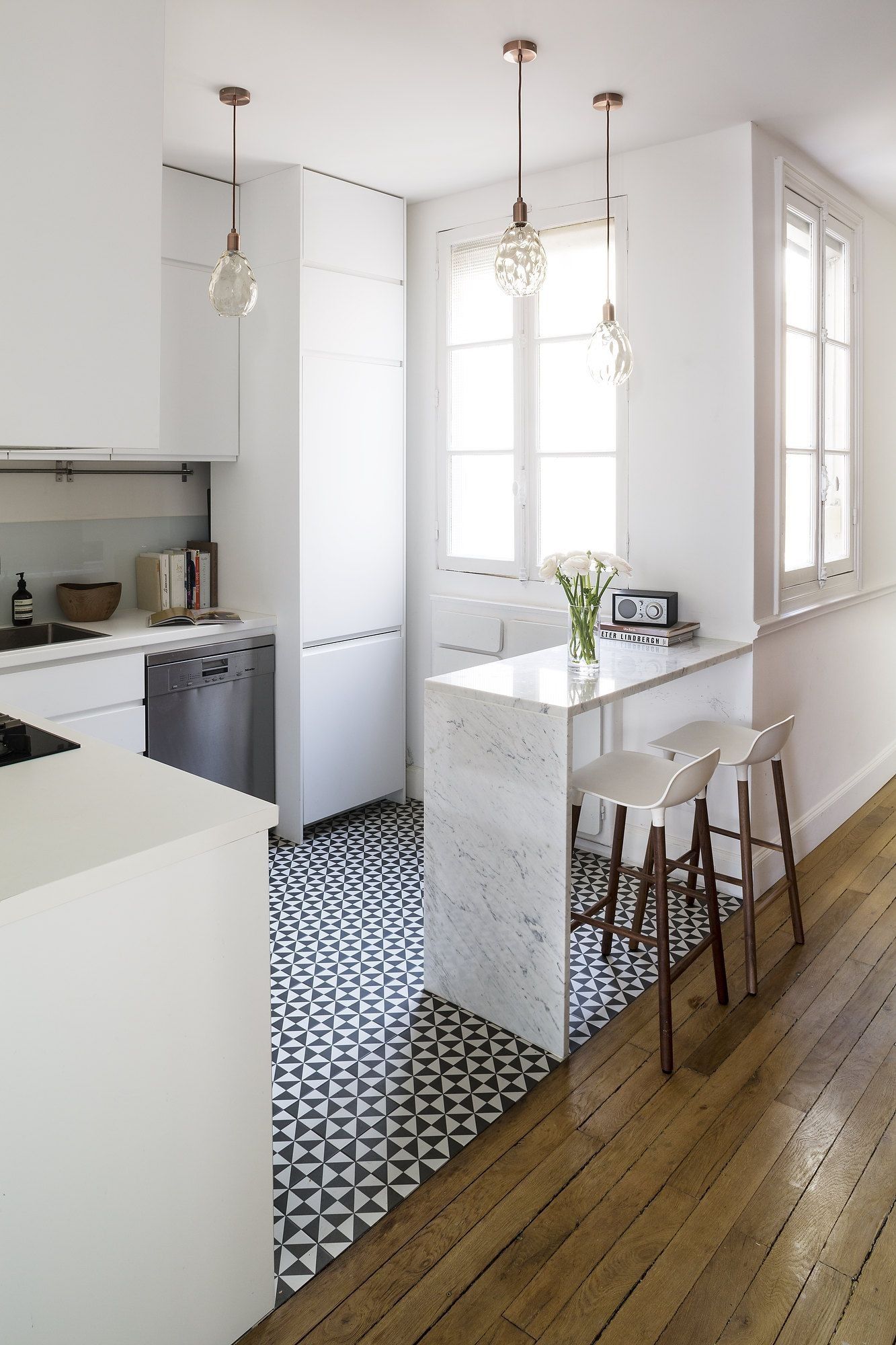12 thiết kế bếp nhỏ đầy ấn tượng và thông minh dành cho các căn chung cư có diện tích hẹp - Ảnh 6.