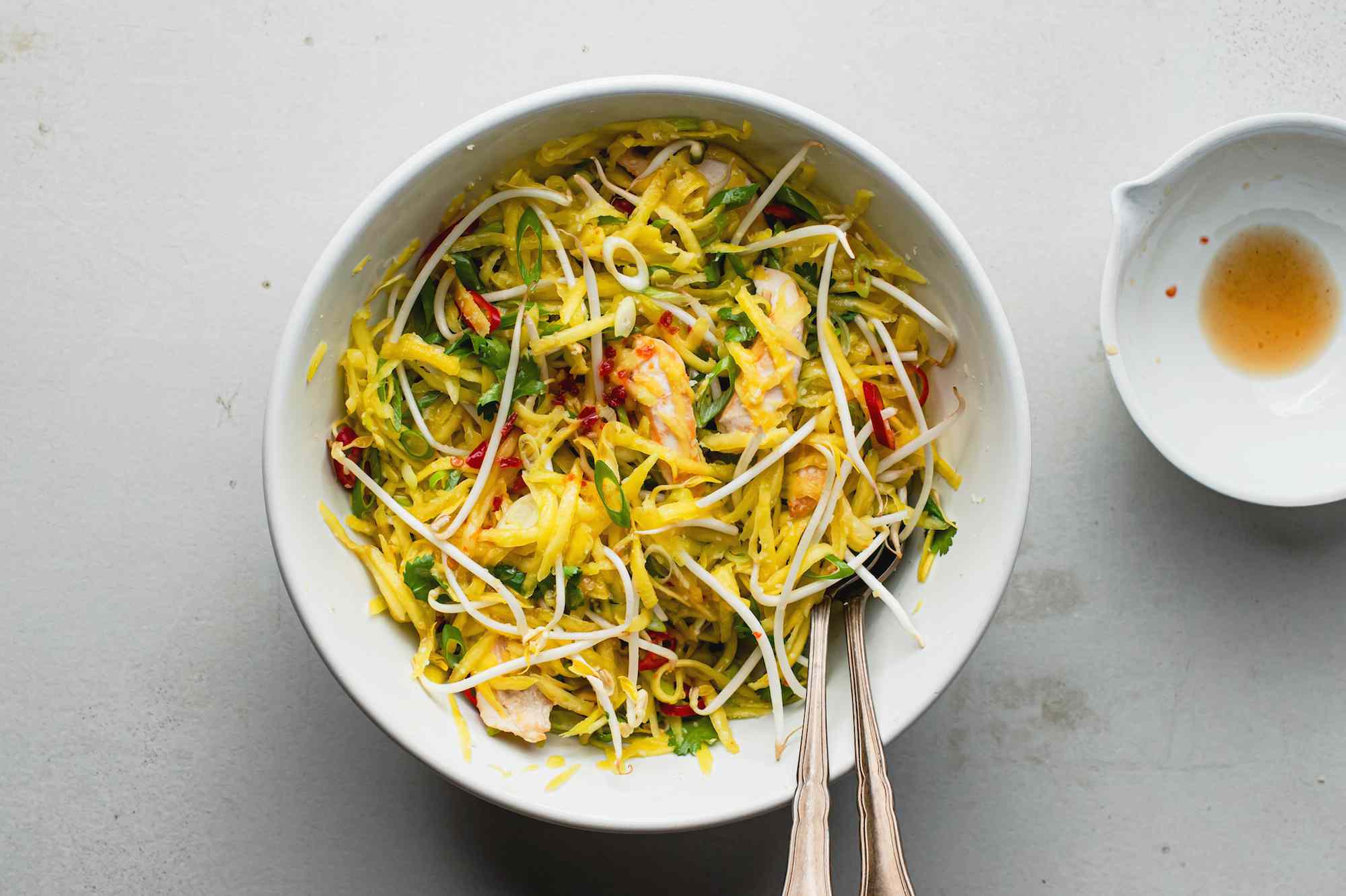 Ăn món salad này thường xuyên đảm bảo bạn sẽ chẳng lo mỡ thừa kéo tới - Ảnh 7.