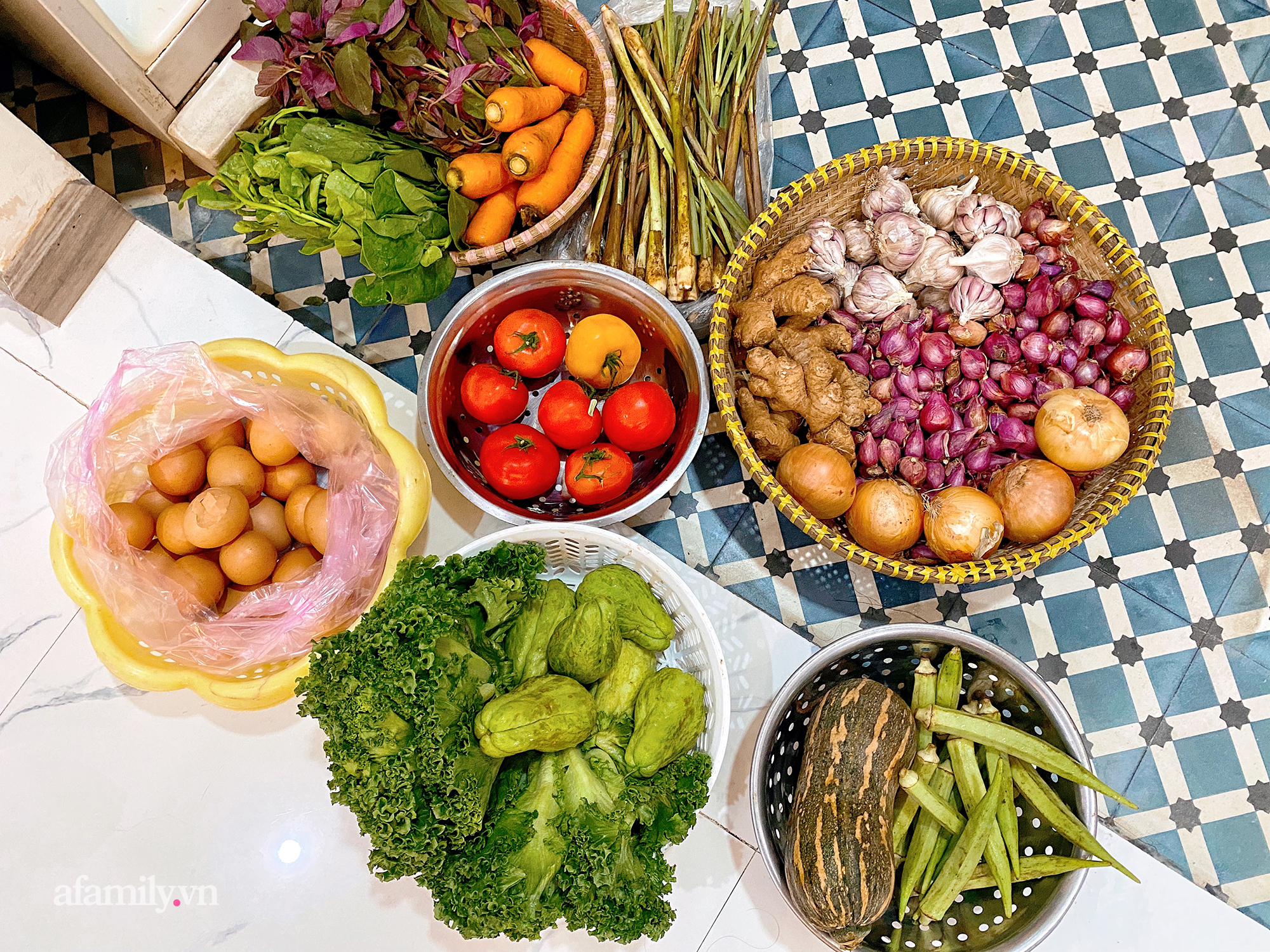Cọng hành, bó cải bỗng thành &quot;của&quot; quý của nhiều gia đình tại Sài Gòn, thay đổi luôn cách dùng rau thịt trong mỗi bữa ăn! - Ảnh 7.
