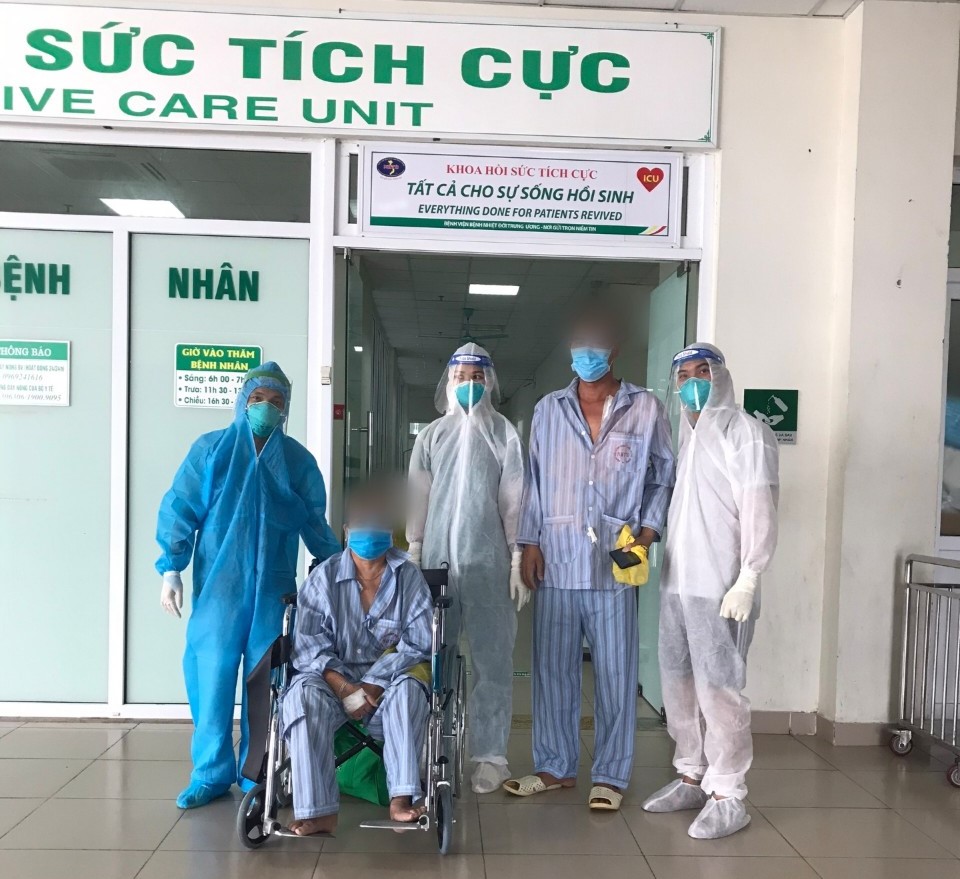 Nam thanh niên suýt “hỏng” phổi vì COVID-19 đã hồi phục, xuất viện - Ảnh 1. Nam thanh niên suýt “hỏng” phổi vì COVID-19 đã hồi phục, xuất viện - Ảnh 1.