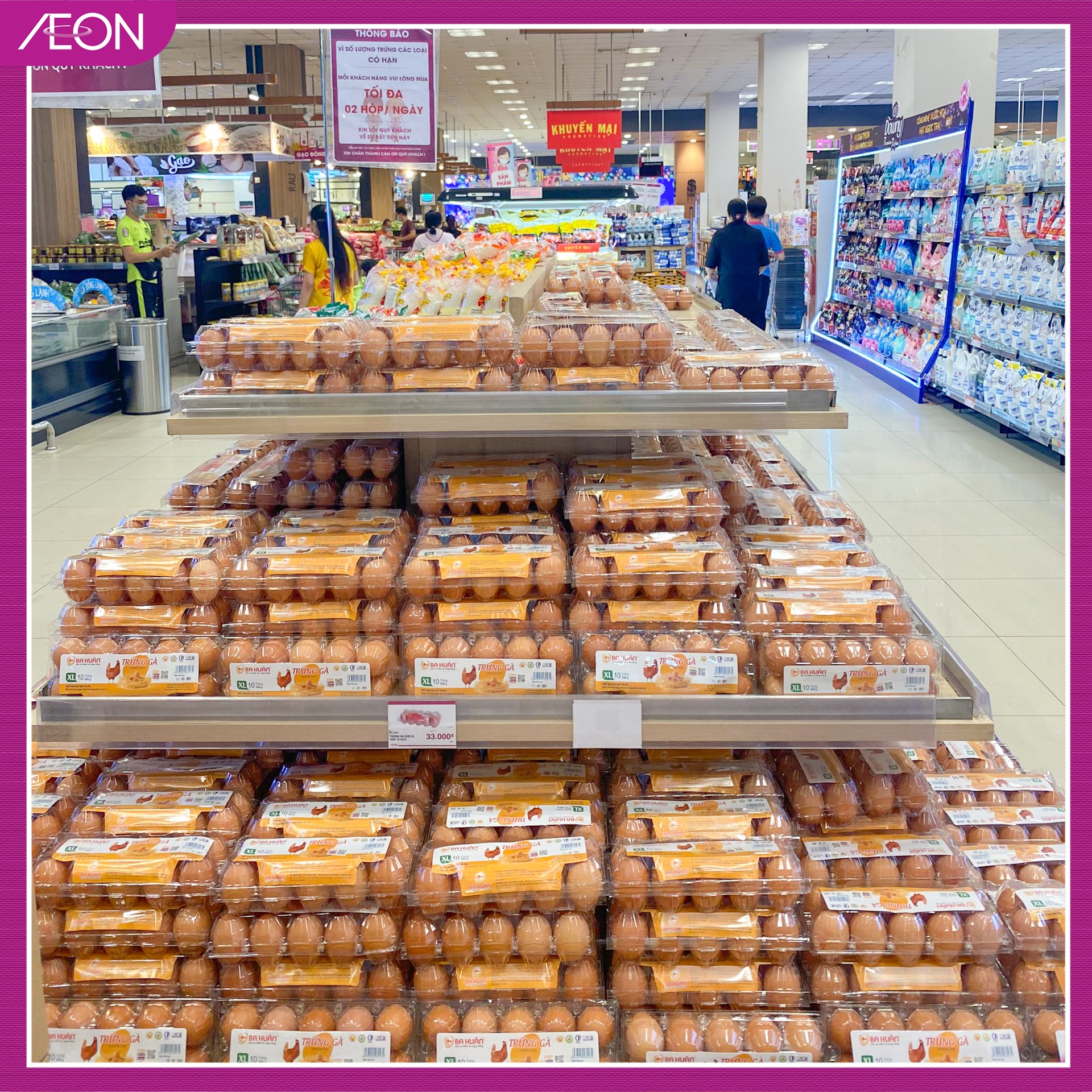 Xôn xao hình ảnh người đàn ông thu gom 1 xe đầy trứng trong siêu thị: Đại diện AEON Việt Nam nói gì? - Ảnh 2. Xôn xao hình ảnh người đàn ông thu gom 1 xe đầy trứng trong siêu thị: Đại diện AEON Việt Nam nói gì? - Ảnh 2.