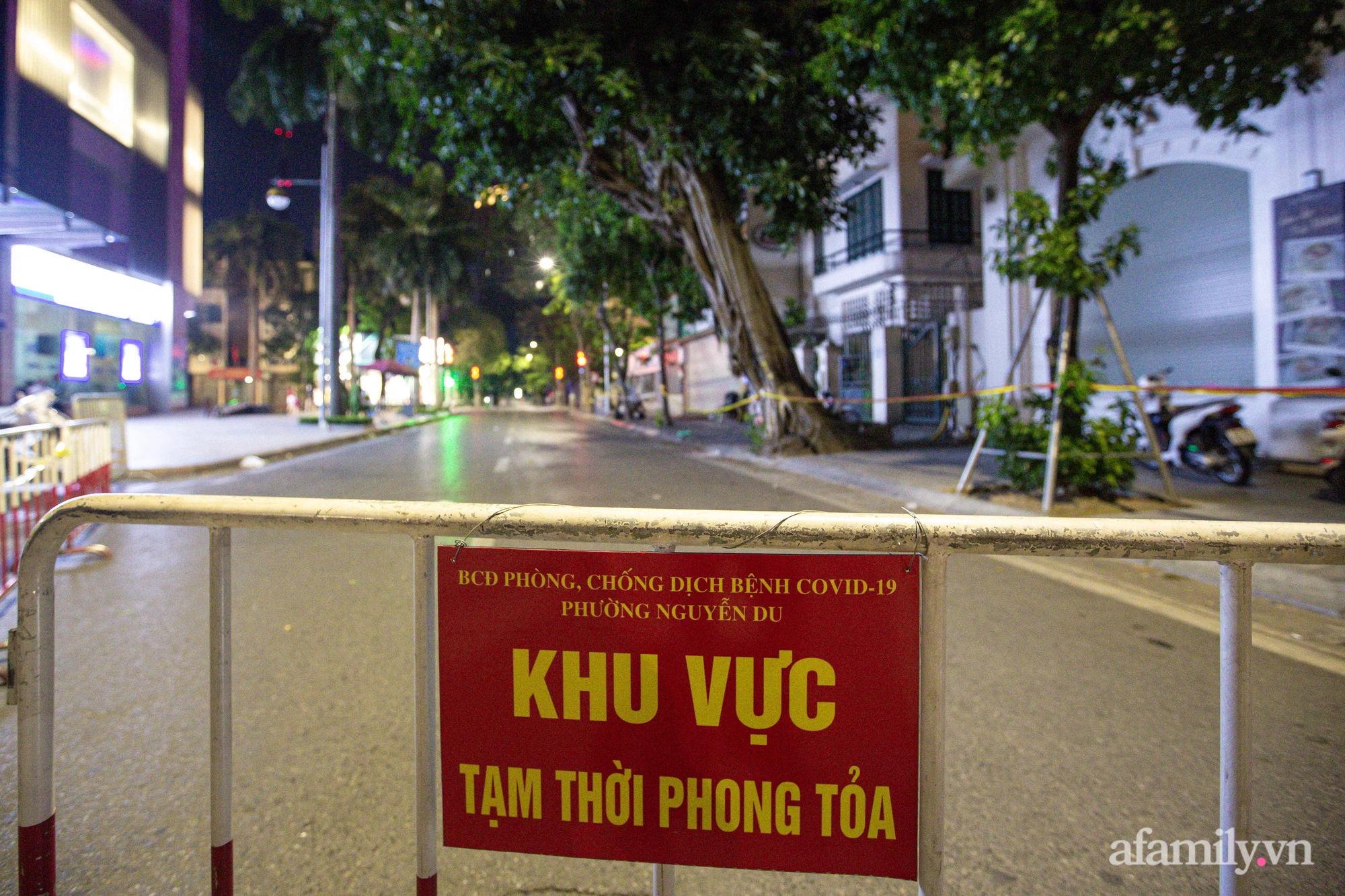 Hà Nội: Phong tỏa nhà hàng pizza trên phố Đoàn Trần Nghiệp do có nhân viên dương tính với SARS-CoV-2 - Ảnh 4.