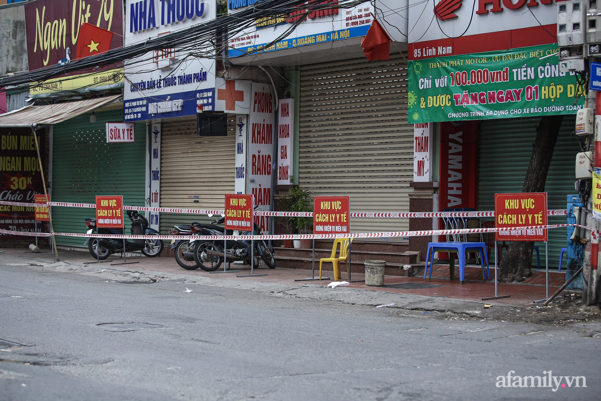 Hà Nội: Phường Mai Động phong tỏa 1 chung cư và nhiều cửa hàng kinh doanh tại đường Lĩnh Nam trong cùng một ngày - Ảnh 4.