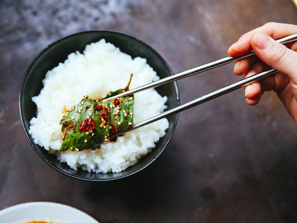 Loại cây này có vô số công dụng nhưng ít ai biết đến, ép thành dầu giúp bổ não, nhuận tràng - Ảnh 3.