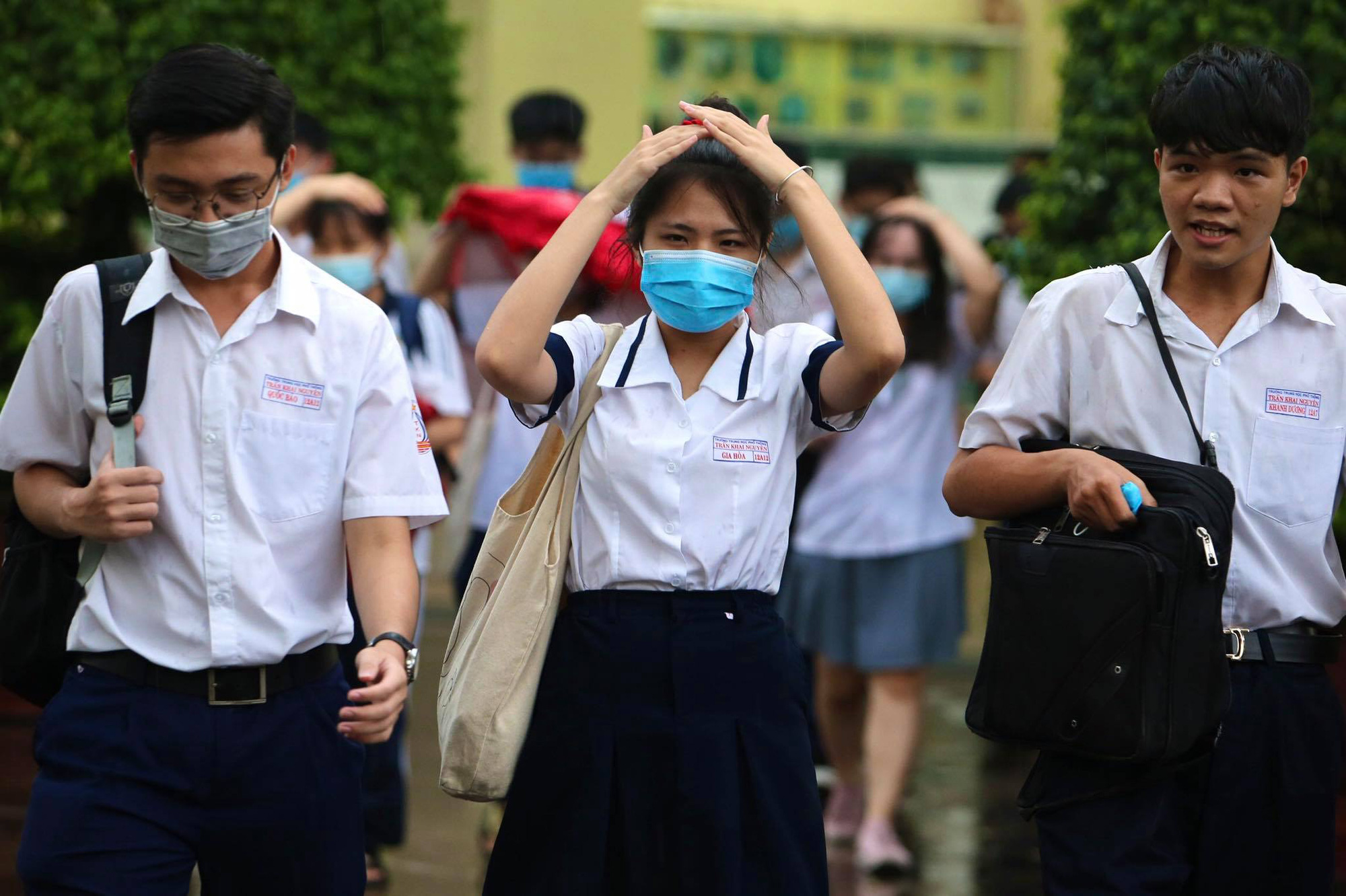 TP HCM: Thí sinh muốn dự thi tốt nghiệp đợt 2 phải chứng minh gì? - Ảnh 1. TP HCM: Thí sinh muốn dự thi tốt nghiệp đợt 2 phải chứng minh gì? - Ảnh 1.