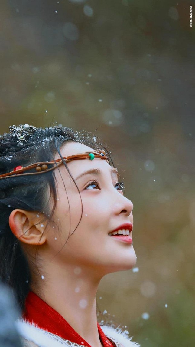 Mỹ nữ "Đông Cung" - Bành Tiểu Nhiễm cực xinh khi đóng cặp Phùng Thiệu Phong, netizen kêu gào tránh xa chồng cũ Triệu Lệ Dĩnh - Ảnh 2. Mỹ nữ "Đông Cung" - Bành Tiểu Nhiễm cực xinh khi đóng cặp Phùng Thiệu Phong, netizen kêu gào tránh xa chồng cũ Triệu Lệ Dĩnh - Ảnh 2.