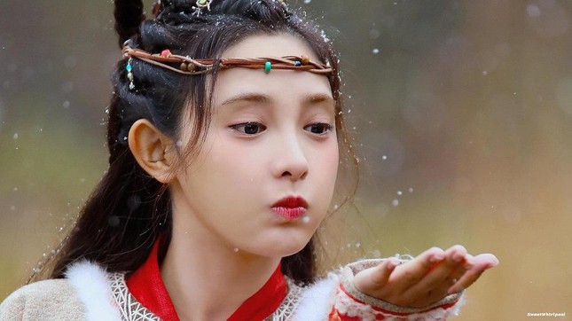Mỹ nữ "Đông Cung" - Bành Tiểu Nhiễm cực xinh khi đóng cặp Phùng Thiệu Phong, netizen kêu gào tránh xa chồng cũ Triệu Lệ Dĩnh - Ảnh 10. Mỹ nữ "Đông Cung" - Bành Tiểu Nhiễm cực xinh khi đóng cặp Phùng Thiệu Phong, netizen kêu gào tránh xa chồng cũ Triệu Lệ Dĩnh - Ảnh 10.