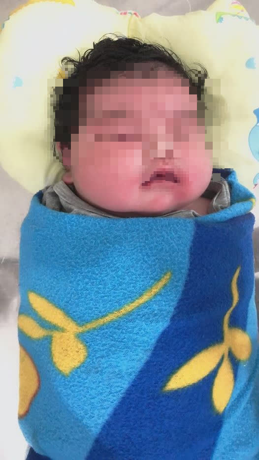 Hà Tĩnh: Bé gái chào đời nặng đến 6,2 kg - Ảnh 1.