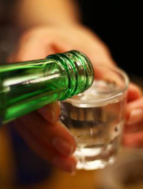 7 thức uống làm tăng nguy cơ mắc ung thư nhưng nhiều người Việt vẫn thích dùng mỗi ngày - Ảnh 4.