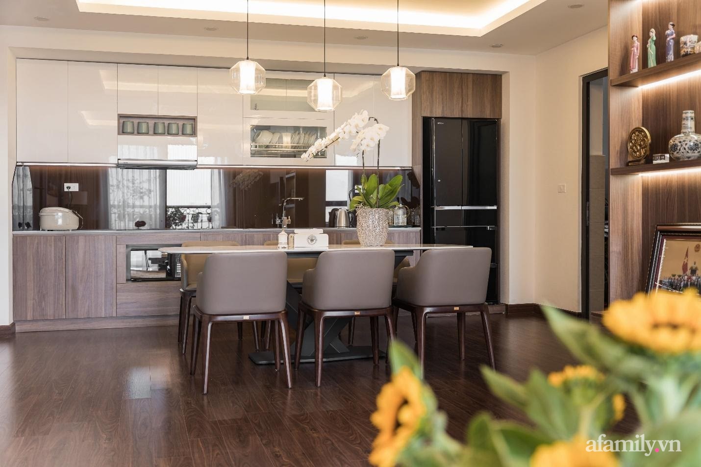 Sự hiện đại và tiện nghi đến từng chi tiết bên trong căn hộ rộng 120m² tại Hà Nội - Ảnh 8.