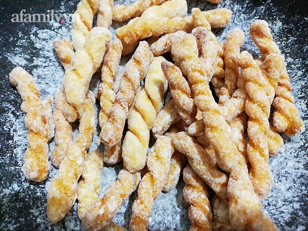 Mát trời lại còn giãn cách thì lấy bột ra "mần" quẩy đường giòn thơm - trở về tuổi thơ thôi các chị ơi! - Ảnh 8.