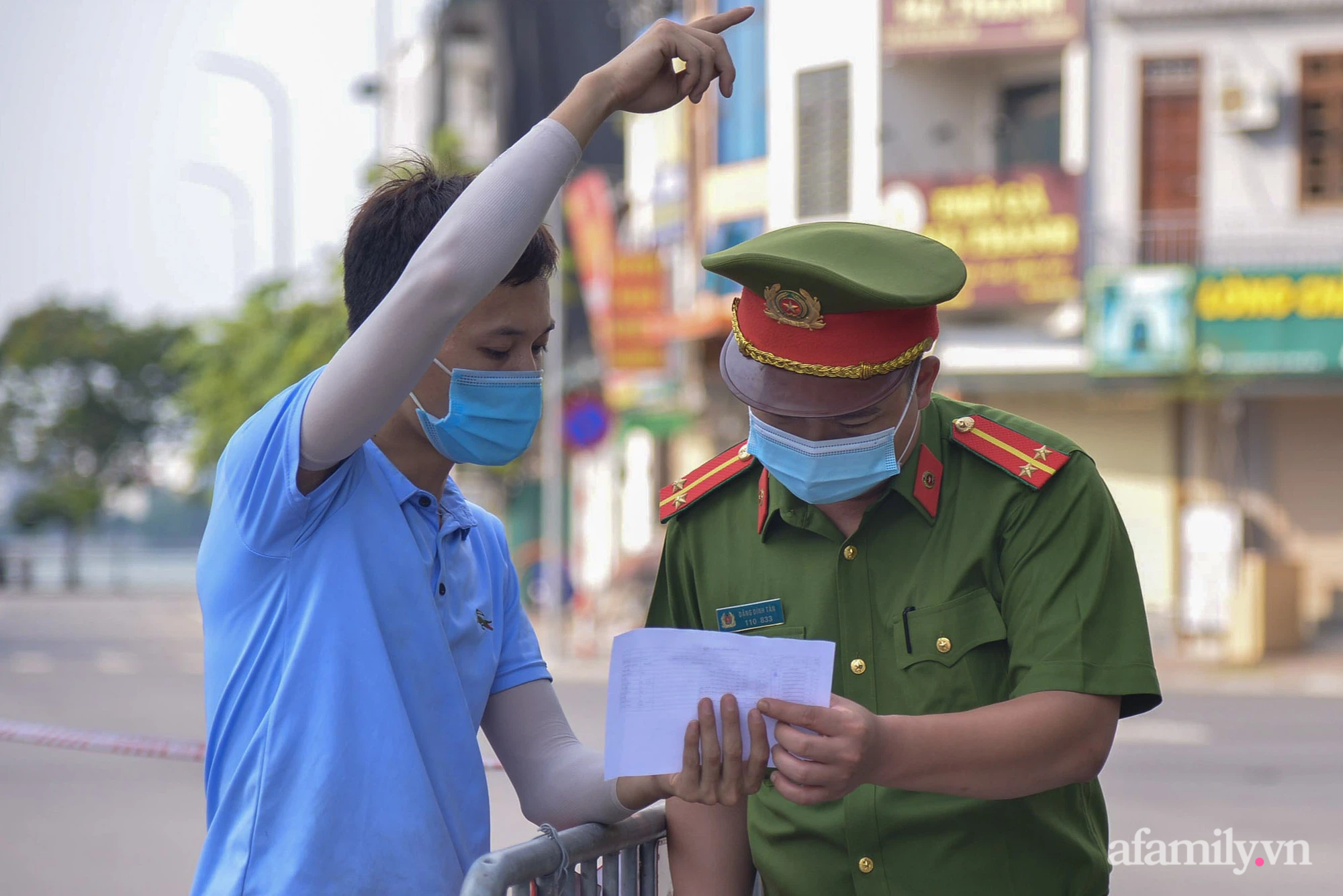 Hà Nội: Triển khai các chốt cơ động tuần tra, kiểm soát phòng chống dịch - Ảnh 9.