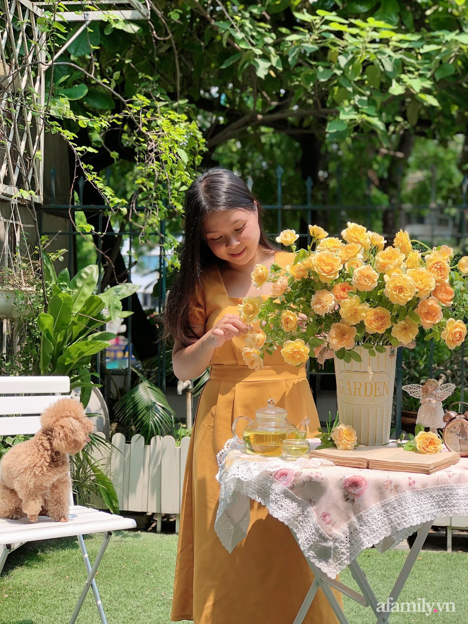 Nữ giáo viên Hà Nội cắm 100 bông hồng ngoại an yên thưởng trà những ngày giãn cách - Ảnh 3.