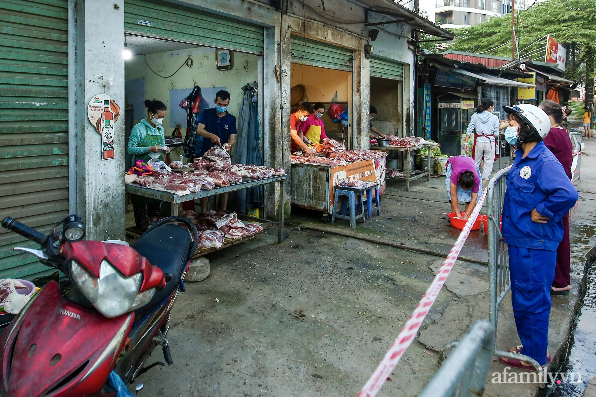 Ngày đầu tiên bắt đầu phát phiếu đi chợ, người Hà Nội đi theo ngày chẵn, ngày lẻ - Ảnh 5.