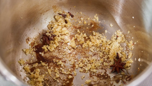 Ở nhà nhiều Hồ Ngọc Hà chịu khó vào bếp hơn thì phải, làm món cà ri gà nhìn đã thấy ngon nuốt lưỡi! - Ảnh 9.