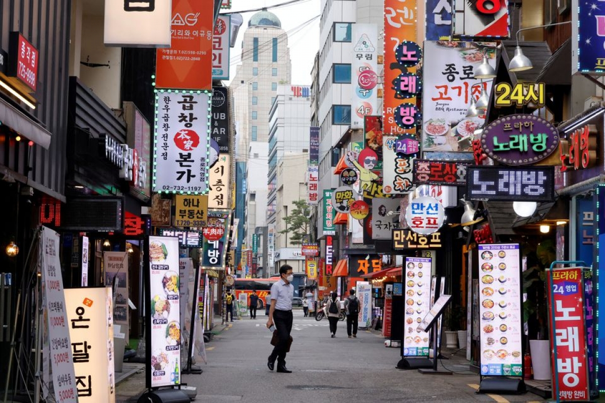 Đường phố Hàn Quốc vắng tanh trước dịch COVID-19
