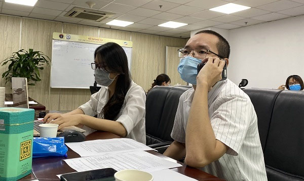 TP.HCM lập 'đội' b&aacute;c sĩ tư vấn cho F0 qua điện thoại - Ảnh 1.