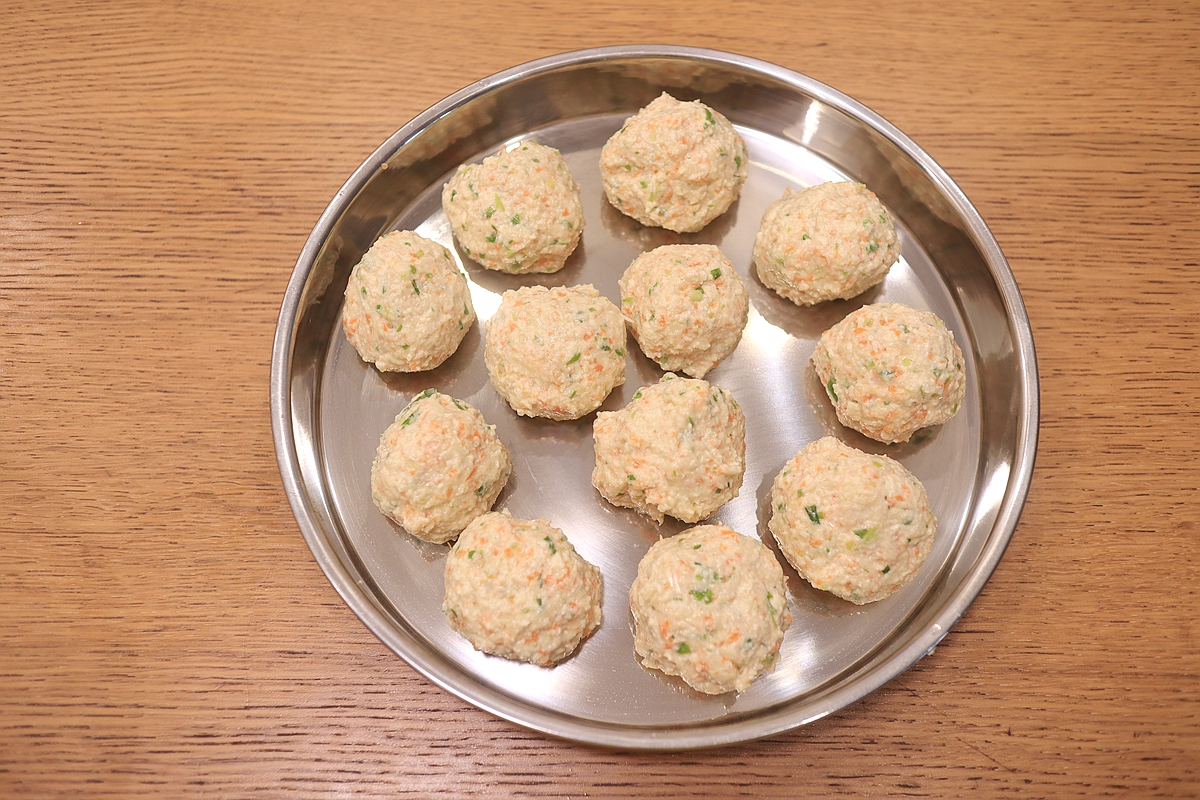 Dùng nồi chiên không dầu làm chả gà cực ngon, ăn với cơm hay ăn vặt đều hợp - Ảnh 9. Dùng nồi chiên không dầu làm chả gà cực ngon, ăn với cơm hay ăn vặt đều hợp - Ảnh 9.