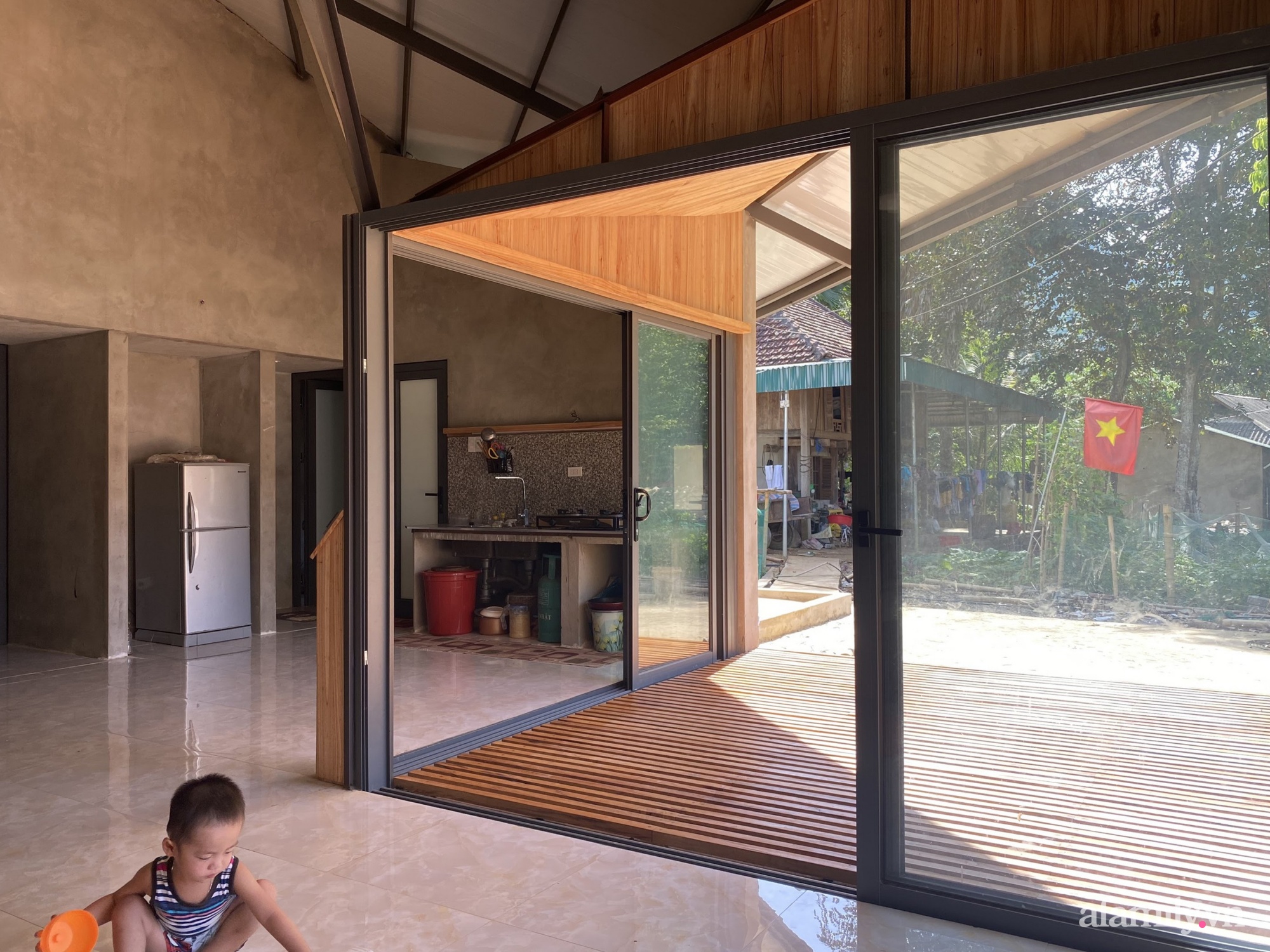 Ngôi nhà mát rượi dưới nắng gắt mùa hè nhờ thiết kế mái hai tầng và ống khói 3 mét ở Thanh Hóa - Ảnh 15.