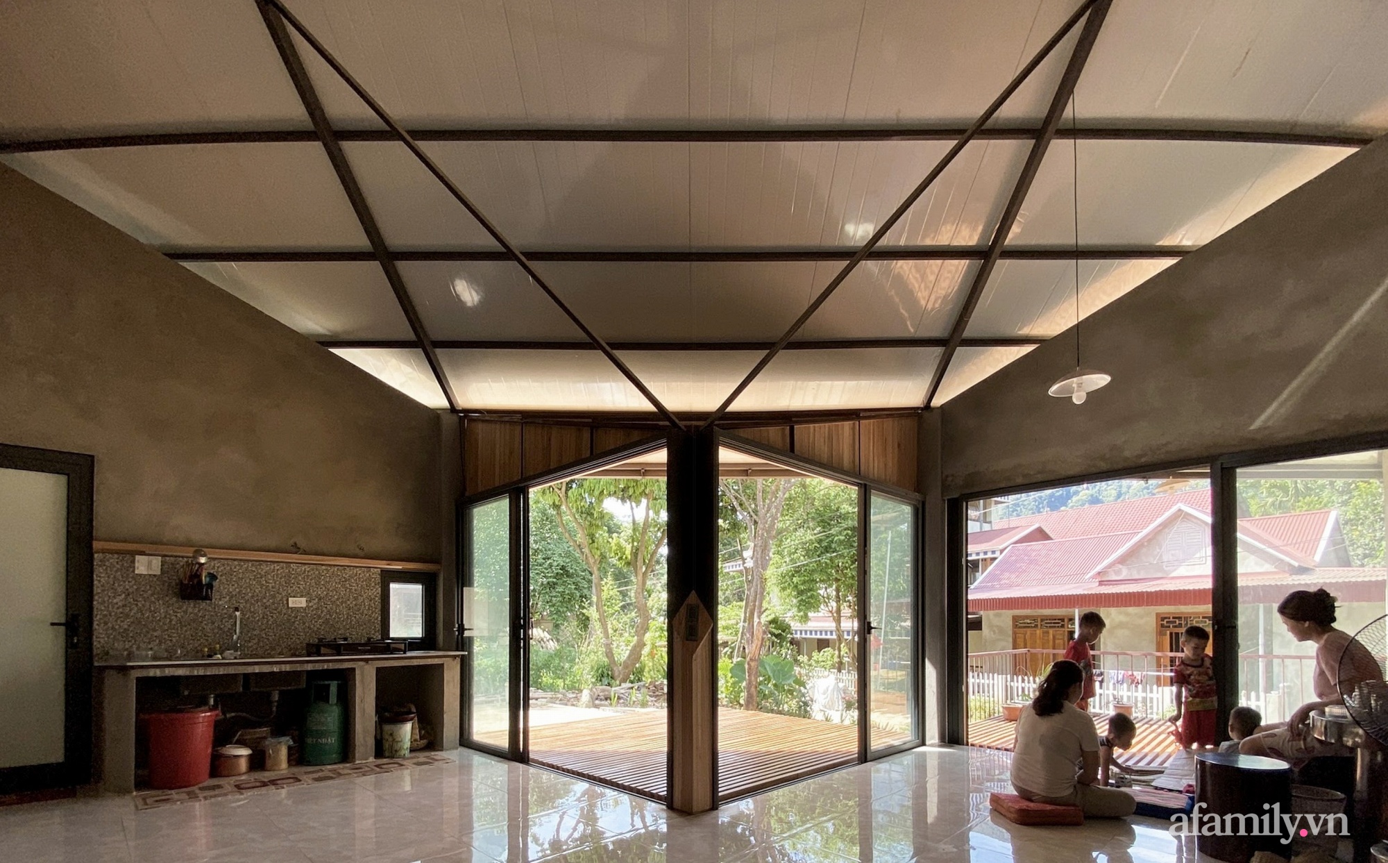 Ngôi nhà mát rượi dưới nắng gắt mùa hè nhờ thiết kế mái hai tầng và ống khói 3 mét ở Thanh Hóa - Ảnh 14.
