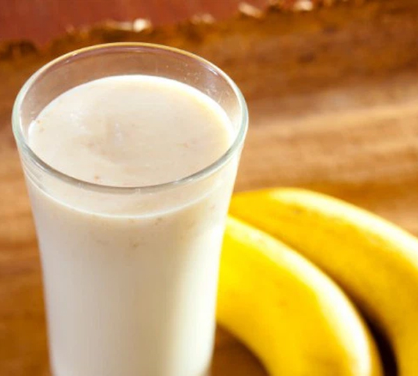 Uống sữa kết hợp ăn chuối có thực sự tốt cho sức khỏe? - Ảnh 2.