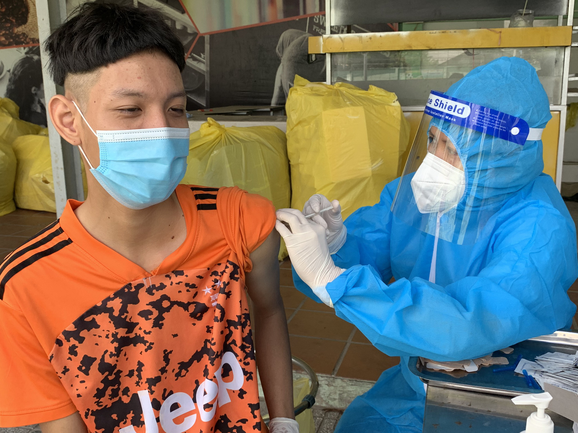 Những thay đổi đáng chú ý về tiêm vắc-xin ngừa Covid-19 ở TP HCM - Ảnh 1. Những thay đổi đáng chú ý về tiêm vắc-xin ngừa Covid-19 ở TP HCM - Ảnh 1.
