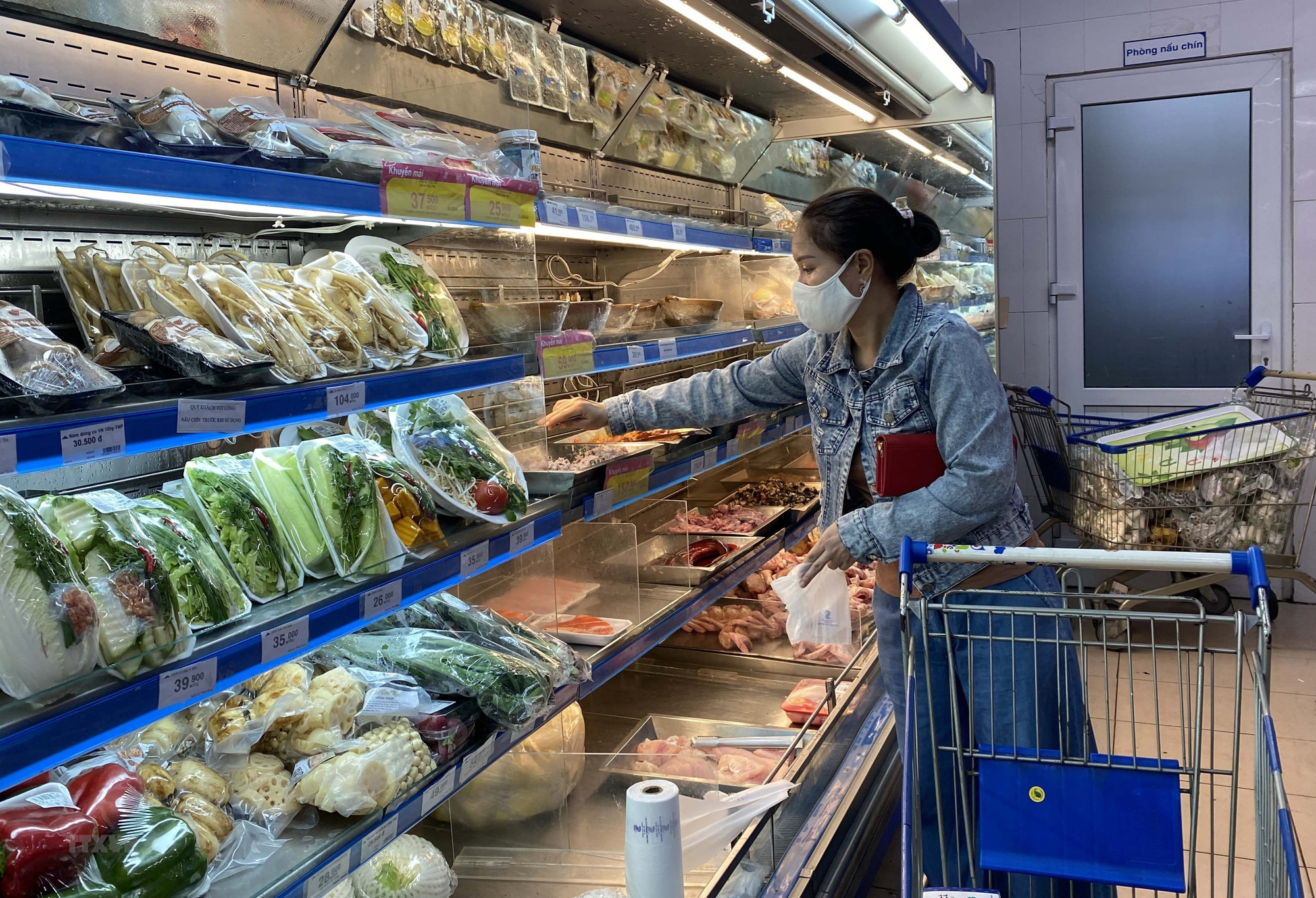 4 nhóm hàng hóa thiết yếu được lưu thông trong những ngày giãn cách mà người dân nên nắm rõ - Ảnh 2.