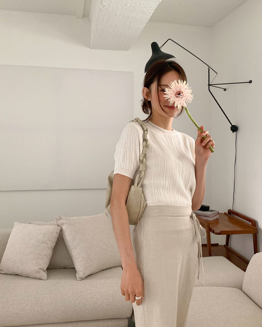 Áp dụng ngay cách phối đồ của gái Hàn, chị em dù làm việc ở nhà cũng vẫn xinh xắn, trẻ trung hết nấc - Ảnh 5. Làm việc ở nhà