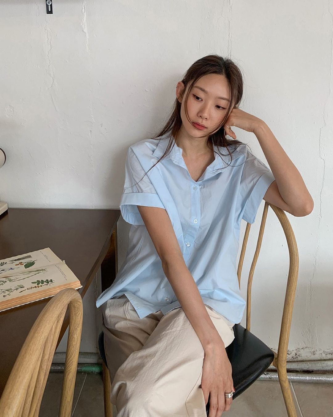 Áp dụng ngay cách phối đồ của gái Hàn, chị em dù làm việc ở nhà cũng vẫn xinh xắn, trẻ trung hết nấc - Ảnh 6. Làm việc ở nhà