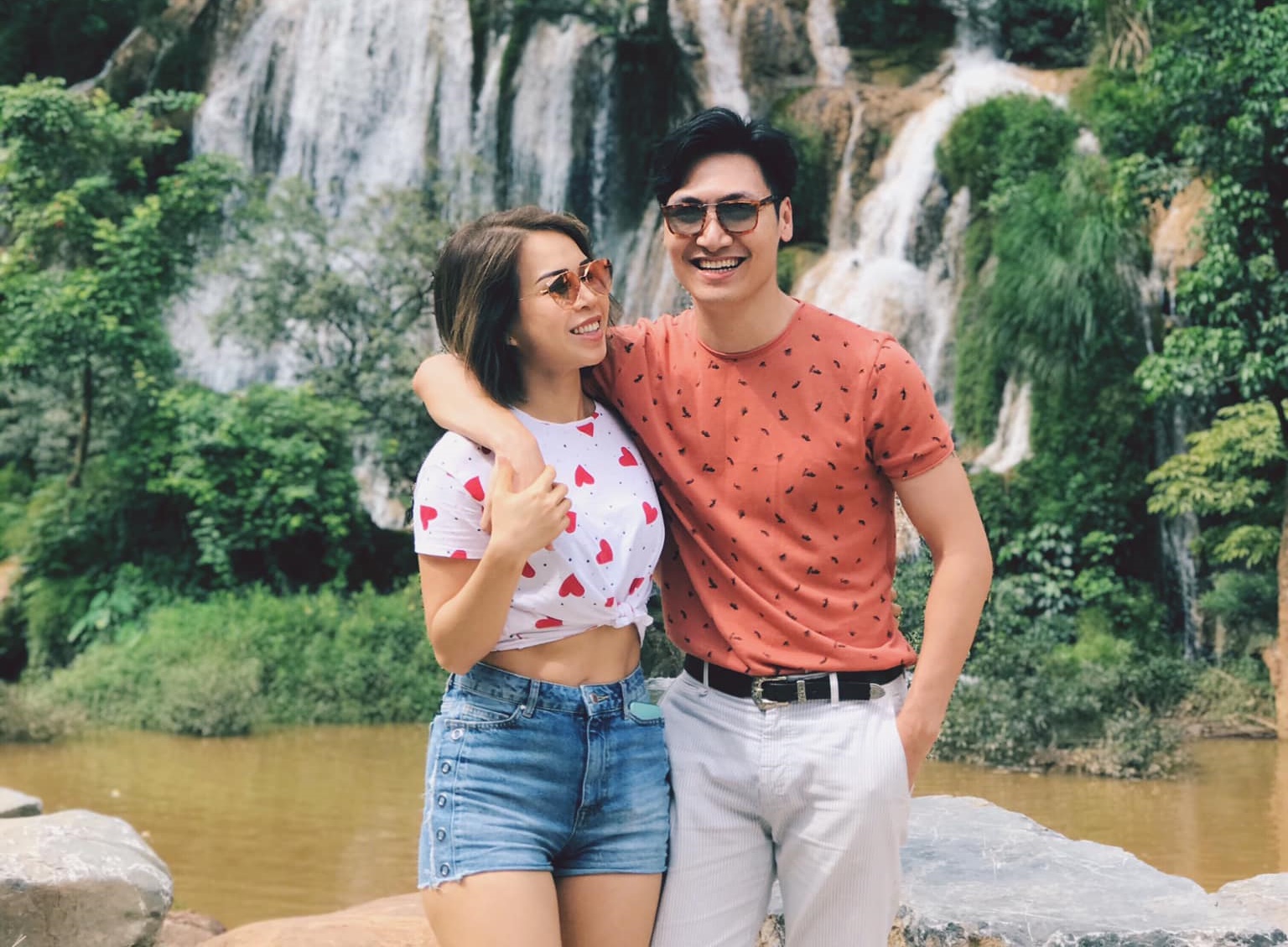 Đời tư cặp đôi Nam - Long của "Hương vị tình thân": Người bị đại gia "cắm sừng", người được viên mãn với mối tình từ cấp 3 - Ảnh 4. Đời tư cặp đôi Nam - Long của "Hương vị tình thân": Người bị đại gia "cắm sừng", người được viên mãn với mối tình từ cấp 3 - Ảnh 4.
