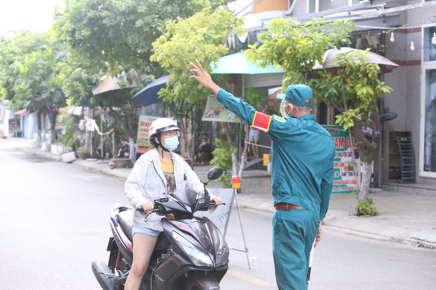 DIỄN BIẾN DỊCH NGÀY 15/8: Đà Nẵng dừng tất cả các hoạt động trong 7 ngày, các tỉnh miền Nam tiếp tục phức tạp - Ảnh 1.