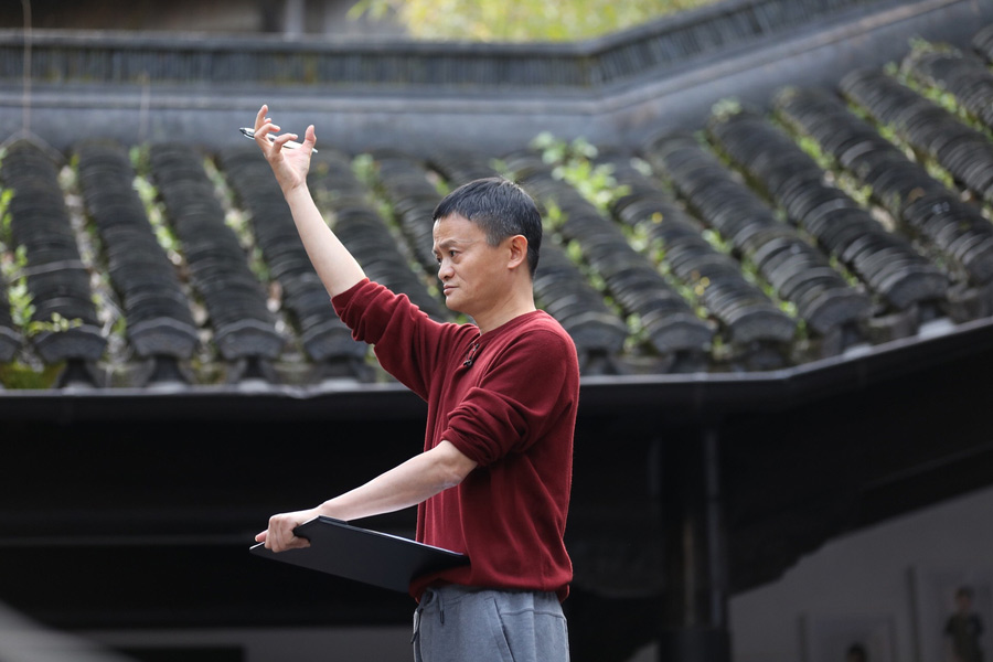 Bí ẩn bên trong trường doanh nhân toàn tinh hoa Jack Ma từng làm hiệu trưởng: Tỷ lệ trúng tuyển còn cao hơn Harvard, phỏng vấn siêu hack não, có cả bài tập về nhà - Ảnh 10.