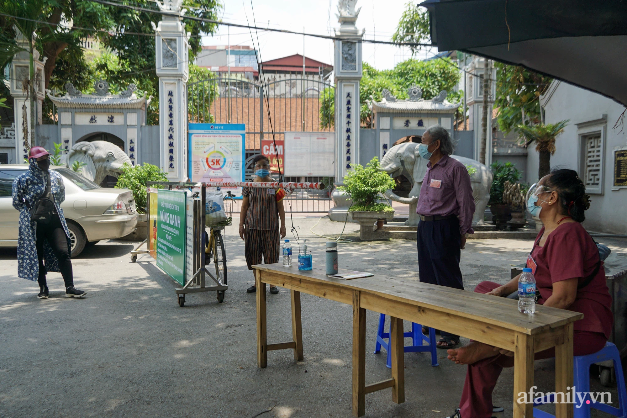 Hà Nội: Lập các chốt &quot;vùng xanh&quot; phòng dịch Covid-19 đầu tiên bảo vệ an toàn cho người dân - Ảnh 9.