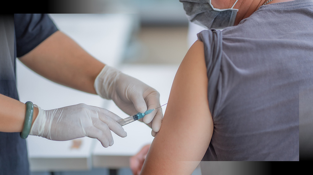 &quot;Bãi rác ở Mỹ ngập vaccine&quot;: Thừa mứa hàng triệu liều, dân trốn tiêm nhiều vô kể - Ảnh 2.