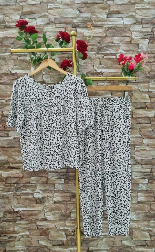 Bích Thủy Quần Áo Đẹp Giá Sỉ: Chinh phục tín đồ thời trang bằng đồ bộ giá tốt - Ảnh 3. Bích Thủy Quần Áo Đẹp Giá Sỉ: Chinh phục tín đồ thời trang bằng đồ bộ giá tốt - Ảnh 3.
