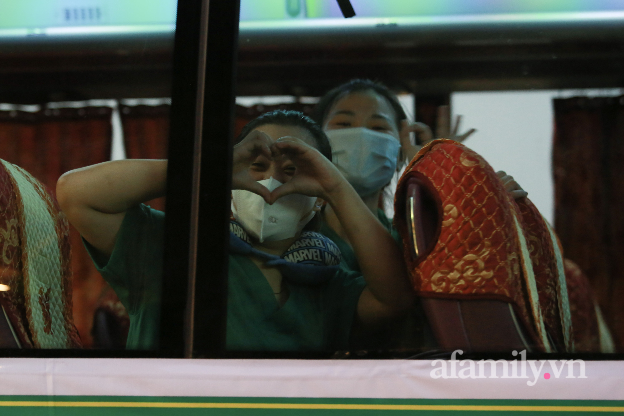 Hà Nội: 250 giảng viên, sinh viên trường cao đẳng y tế Bạch Mai tiếp tục lên đường chi viện cho TP. HCM - Ảnh 8.