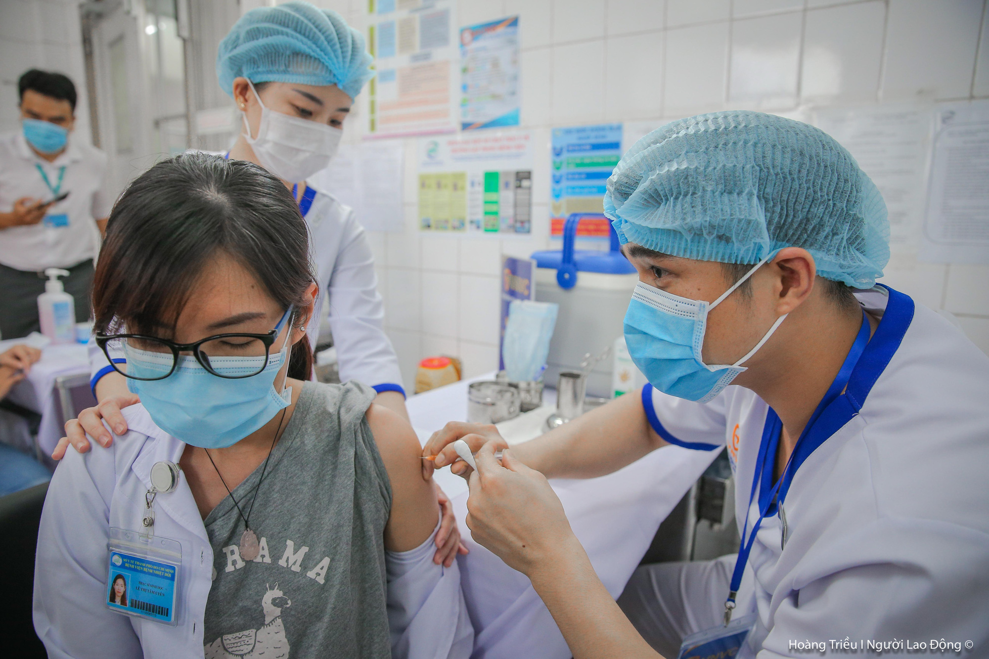Việt Nam phê duyệt thêm một loại vắc-xin Covid-19 Pfizer do Mỹ sản xuất - Ảnh 1. Việt Nam phê duyệt thêm một loại vắc-xin Covid-19 Pfizer do Mỹ sản xuất - Ảnh 1.