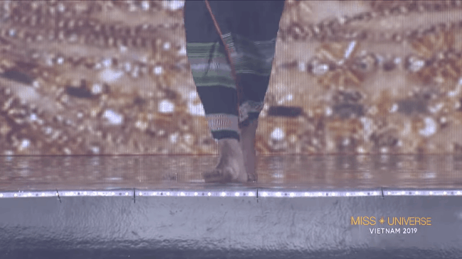 cat walk - Ảnh 9. Miss Universe, Hoa hậu H'Hen Niê, Hoa hậu Phạm Hương, Hoa hậu Catriona Gray, Hoa hậu Riyo Mori, đầm dạ hội Miss Universe